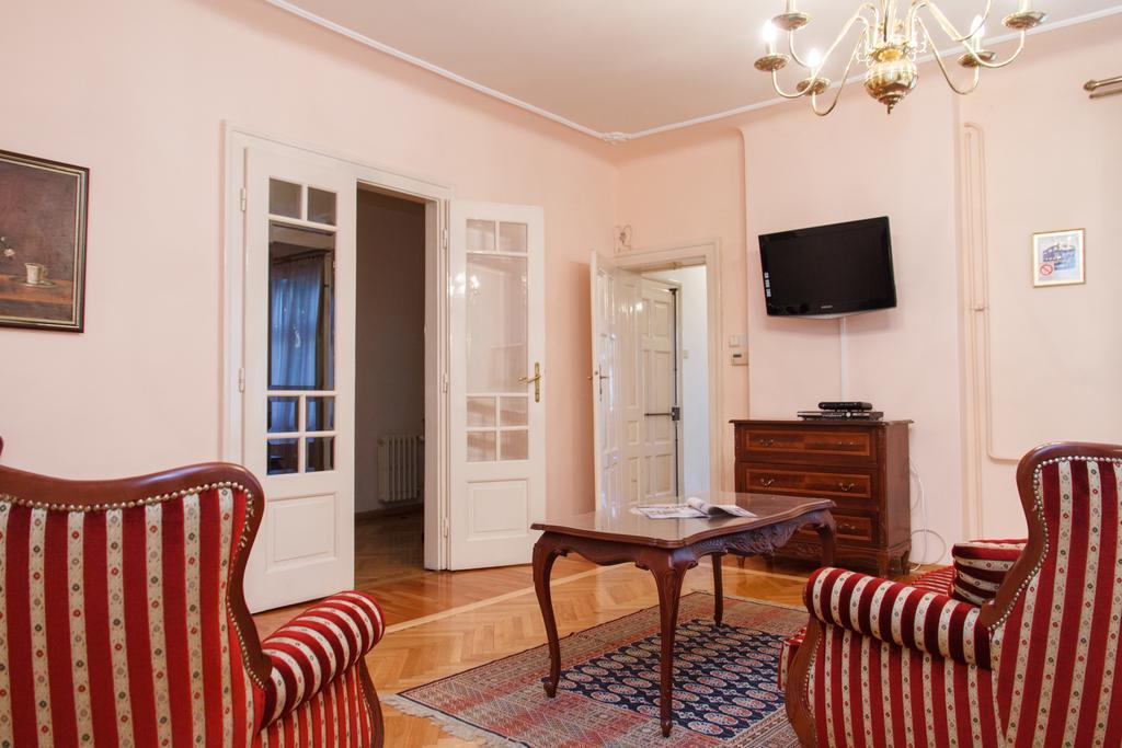 Central Belgrade Apartments 1 객실 사진